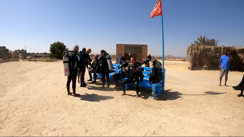 On s'équipe dans le sable