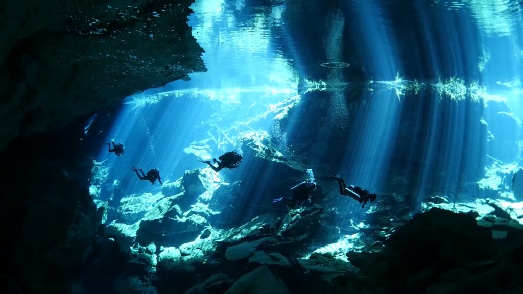 Plongée dans une cenote